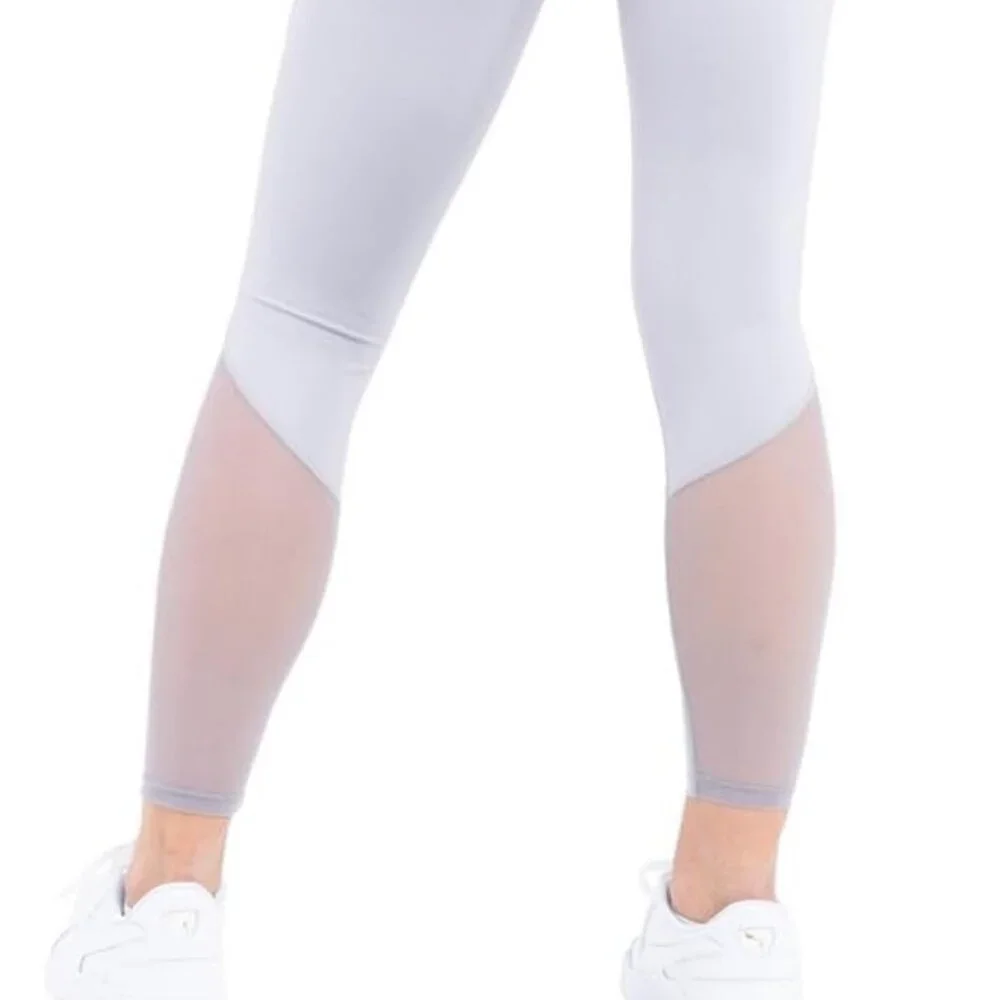 NWT. Gym Aesthetics Women's Training Leggings. Grey. Size L.